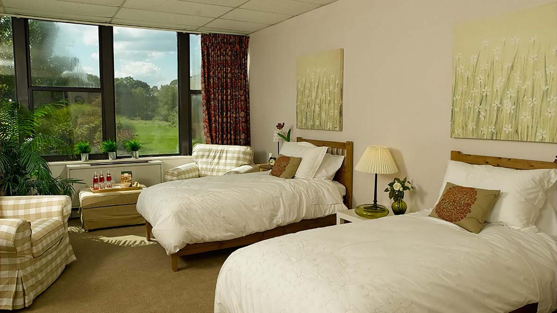 Atria Huntington 4
