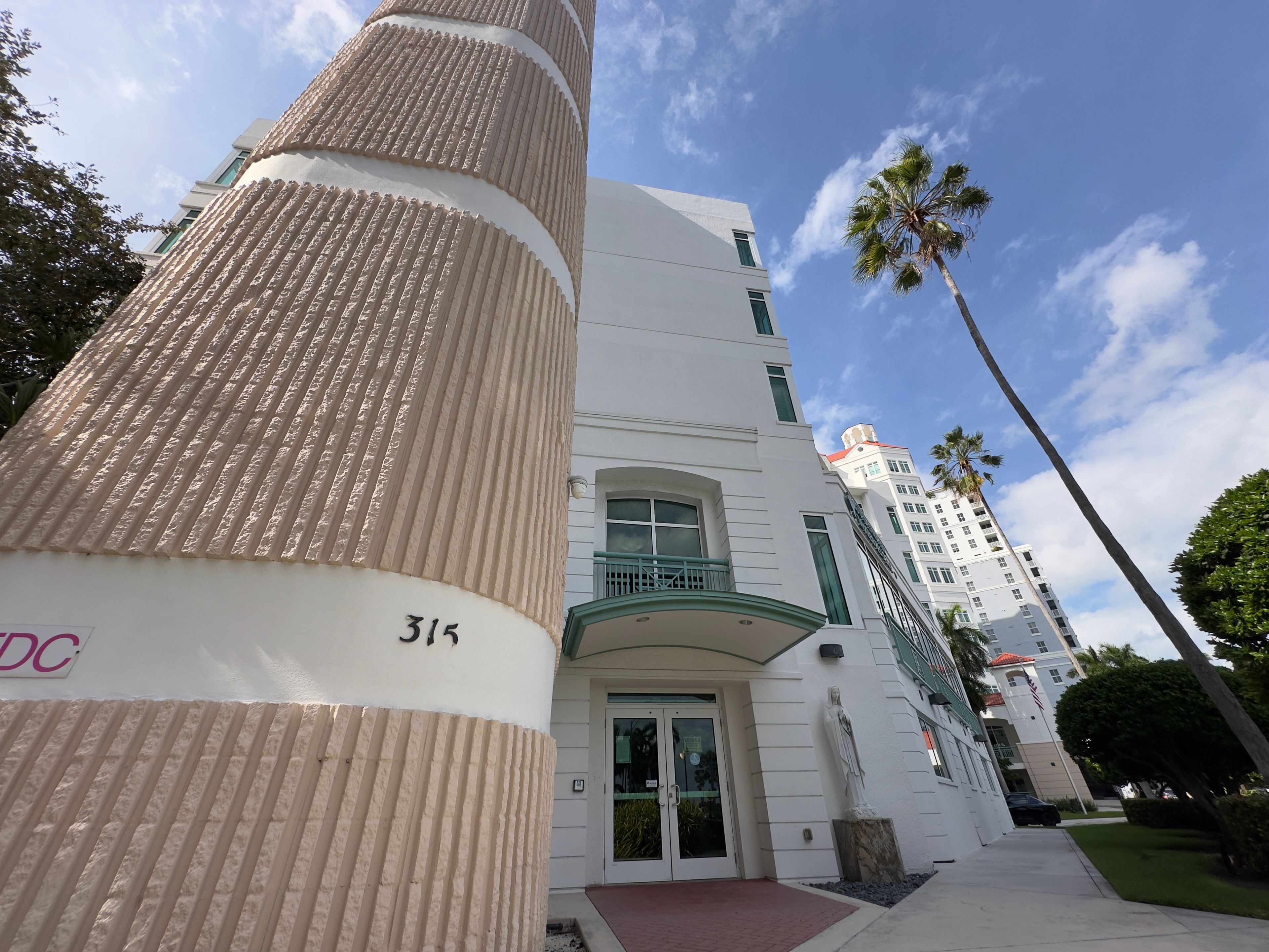 Lourdes Noreen Mckeen Residence 3