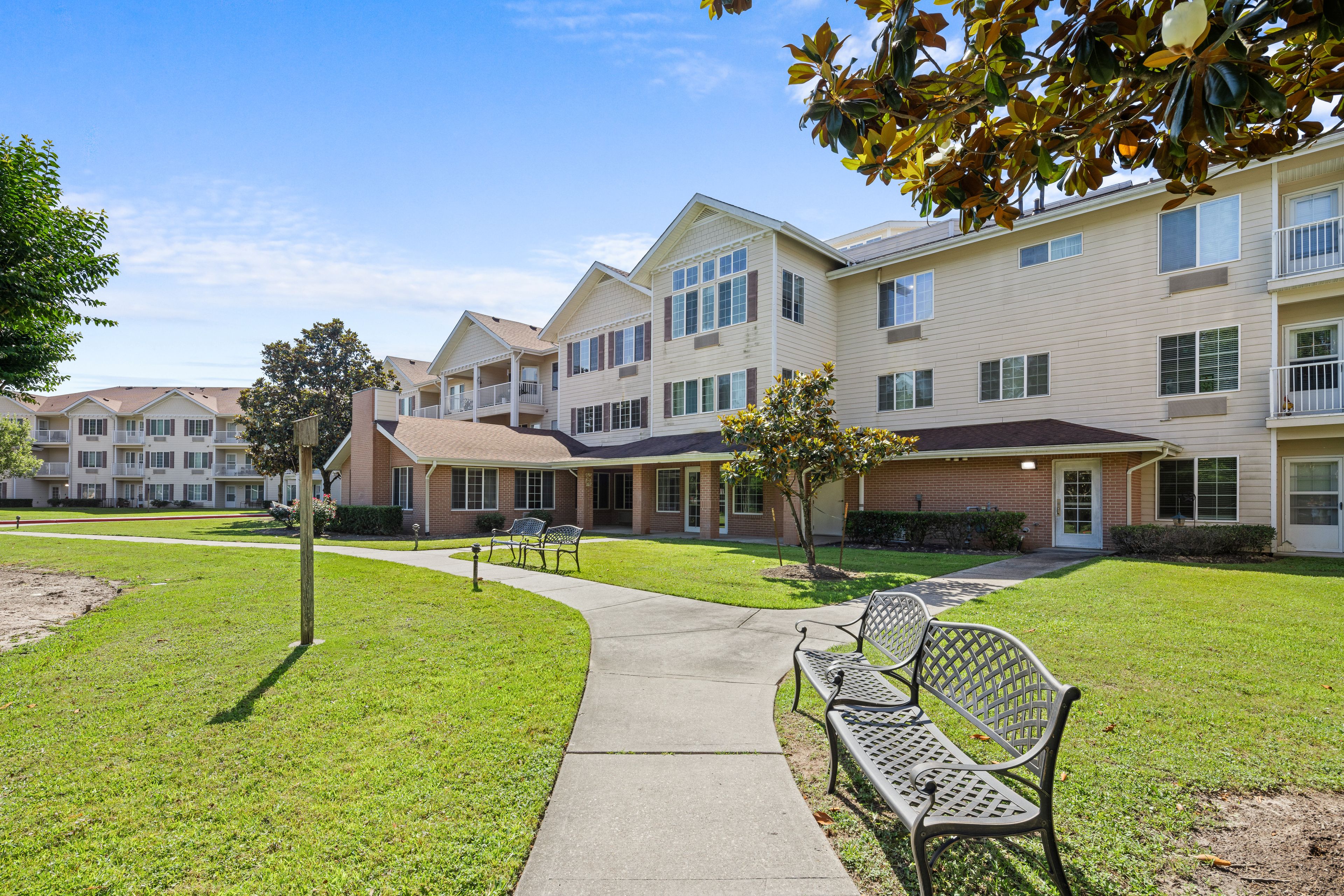 Paradise Springs - Sky Active Living 1