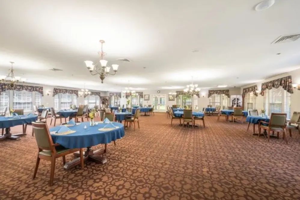 Briar Glen Alzheimer's Special Care Center 3