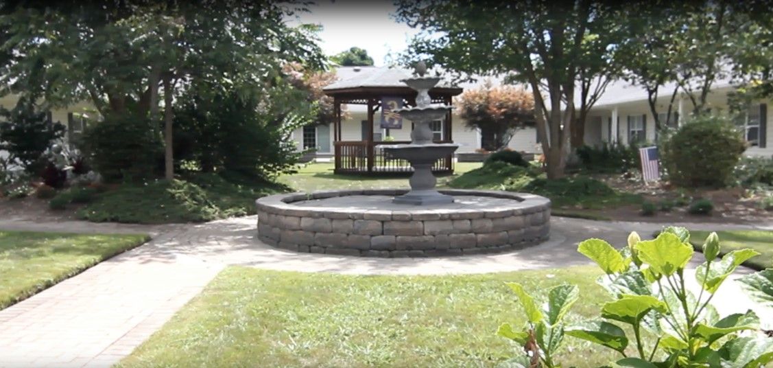 Colonial Manor 1