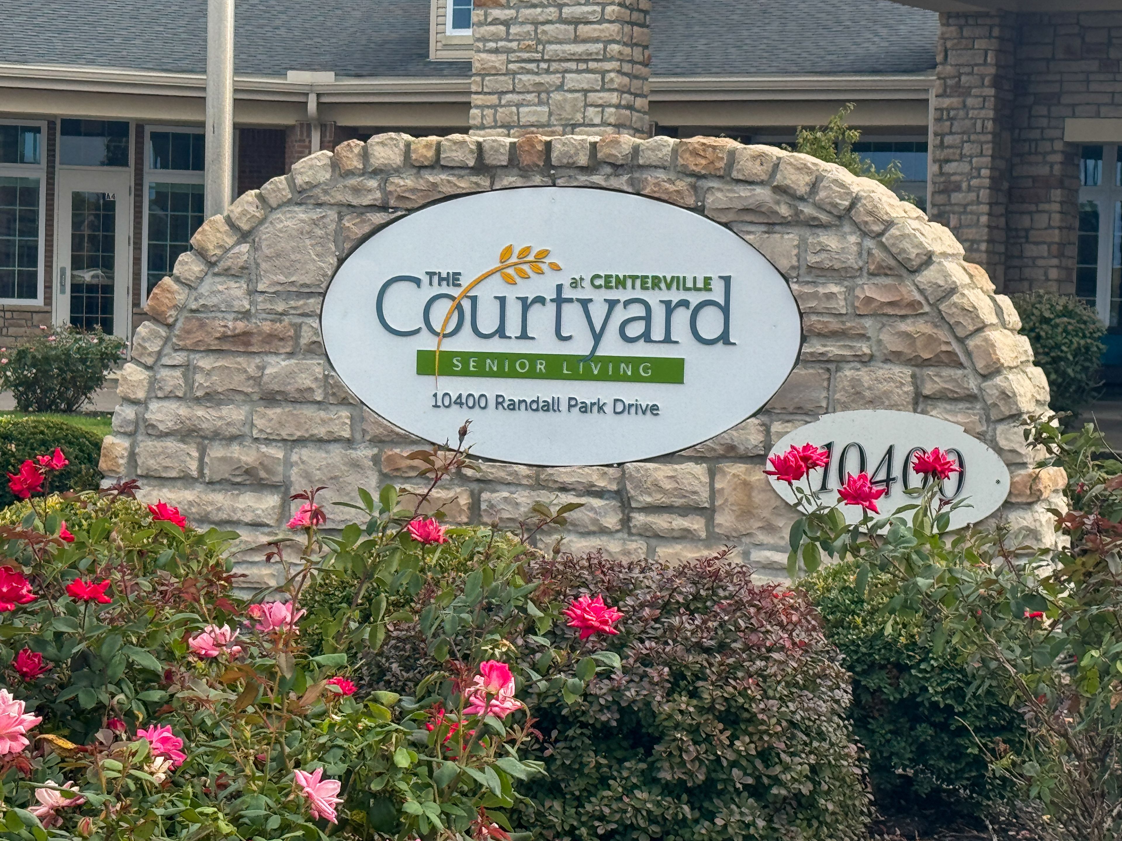 Courtyard At Seasons 4