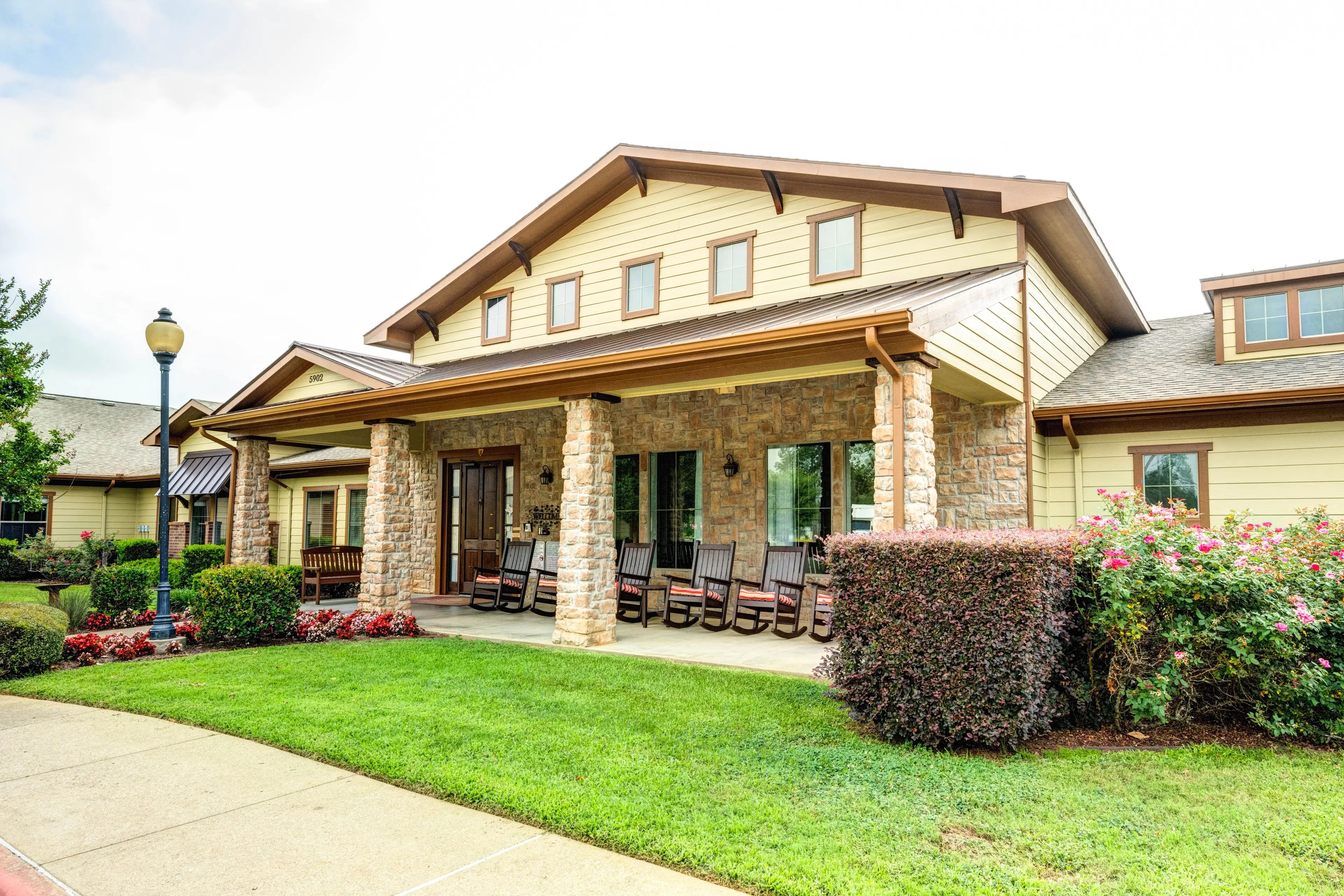 Magnolia Court Assisted Living & Memory Care 1