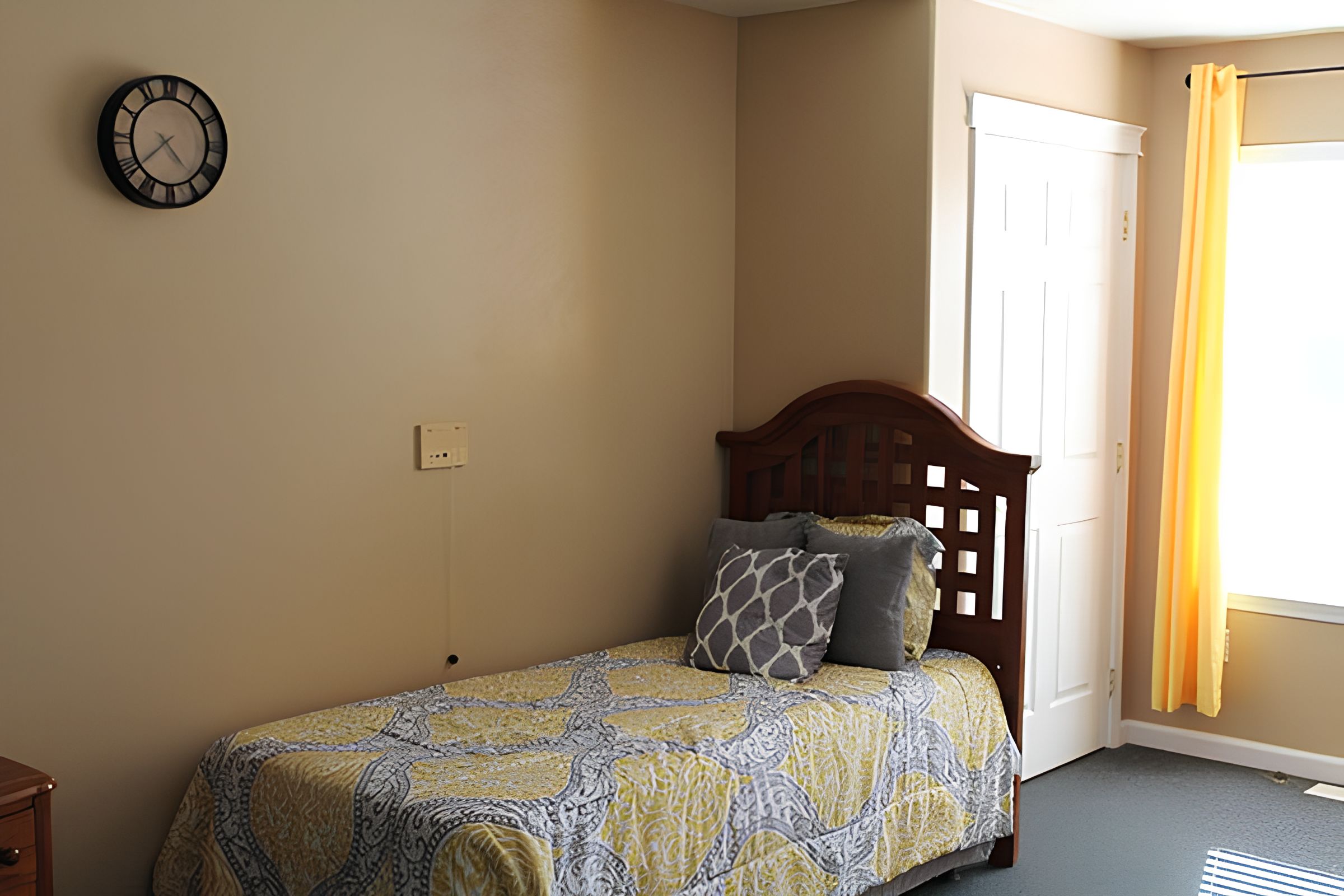 Ashley Manor Homedale 2