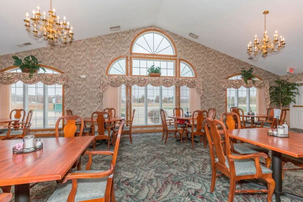 Senior Care Services At Brookstone Estates Of Paris 4