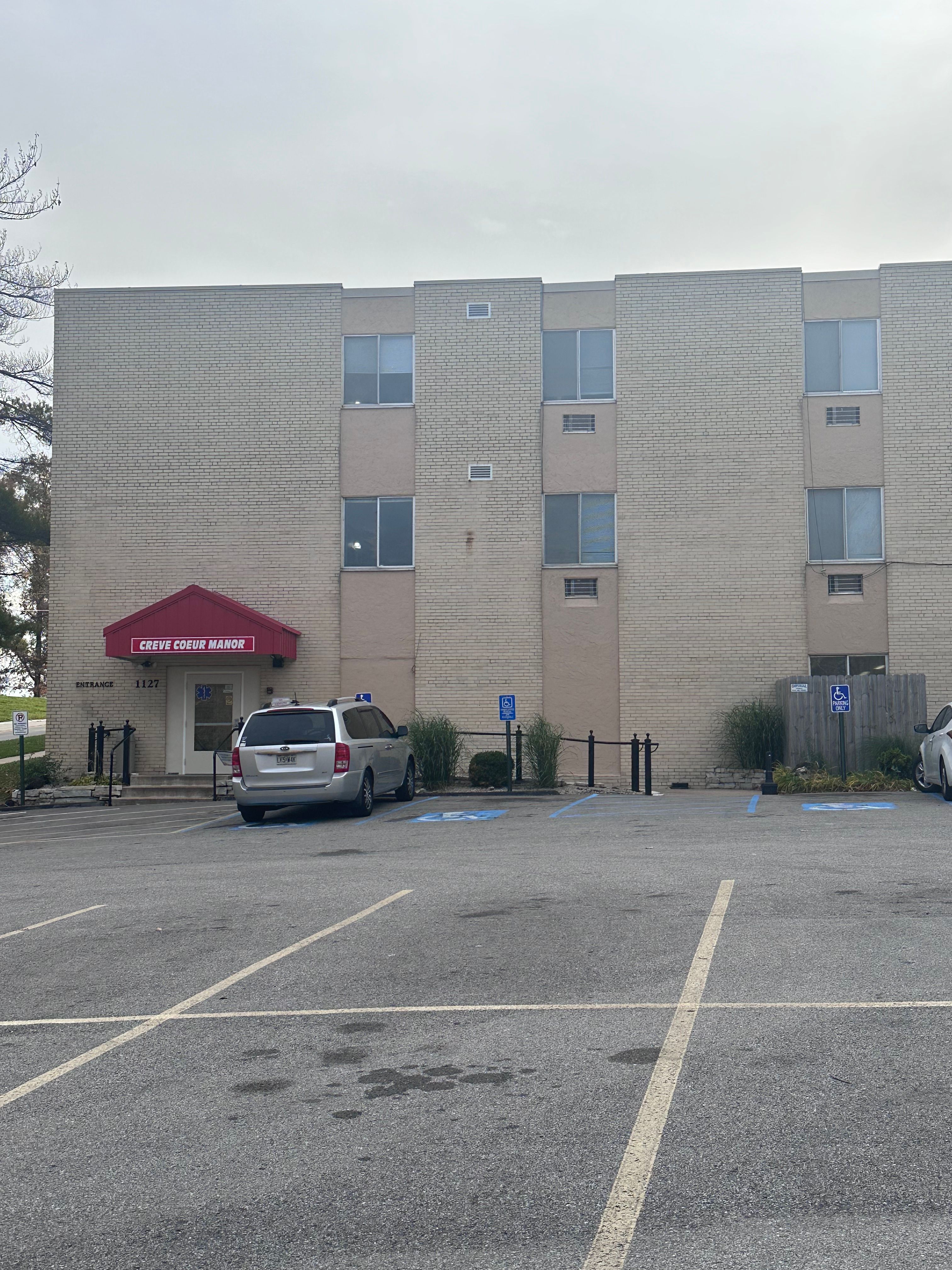 Creve Coeur Manor 1