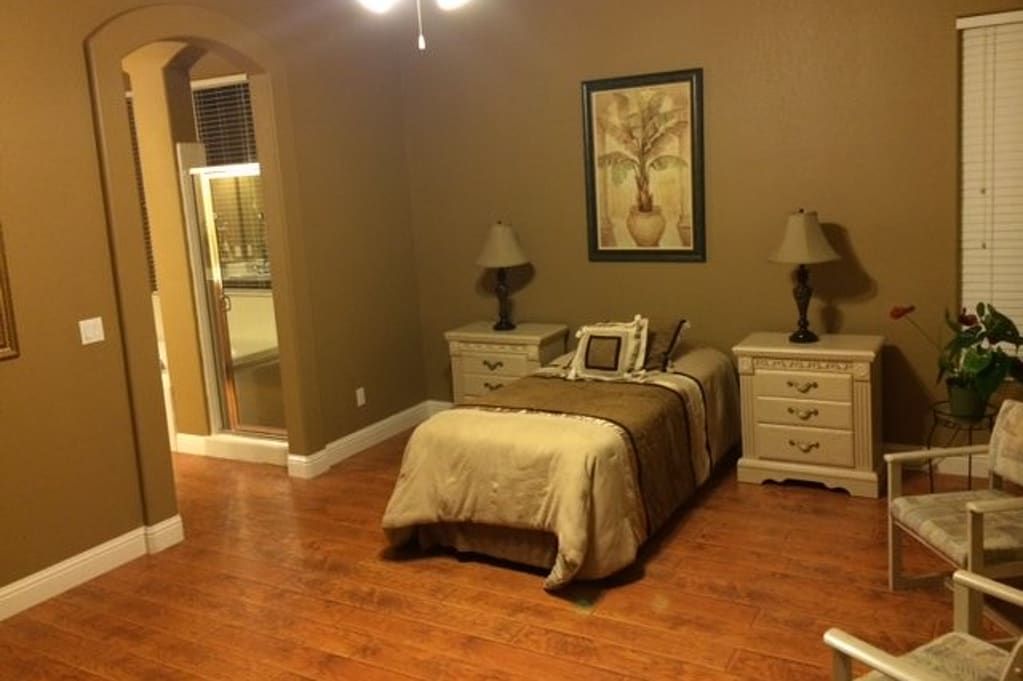 Oasis For Seniors At Heaven's Garden 3