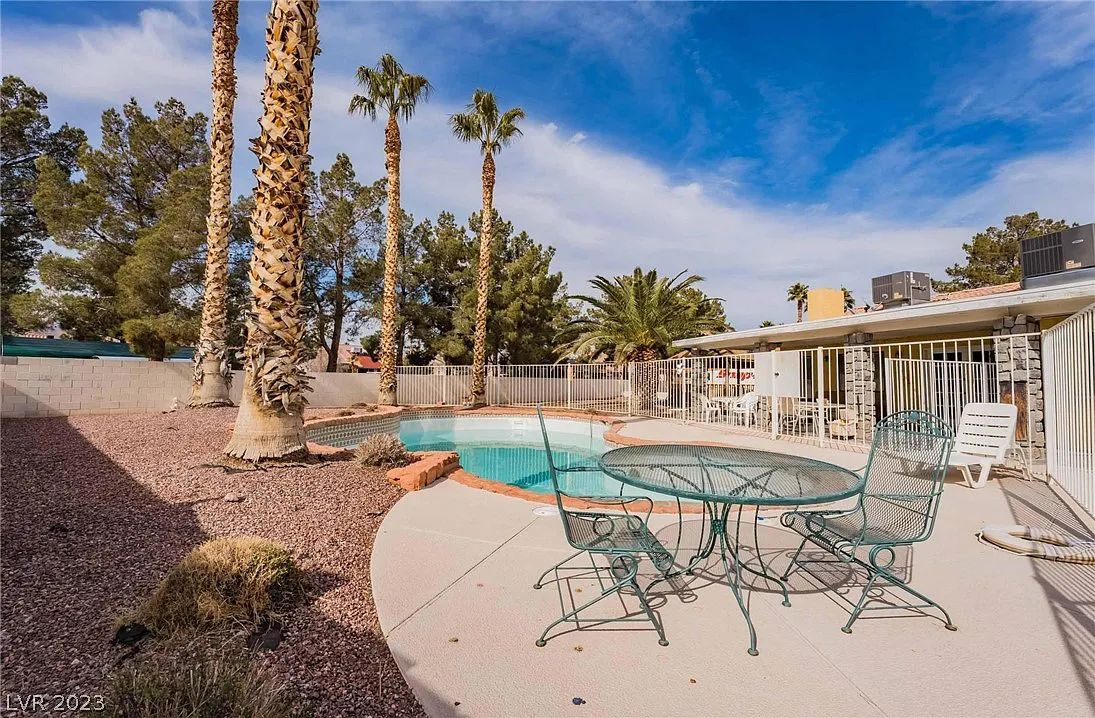 Las Vegas Chateau For Seniors 4