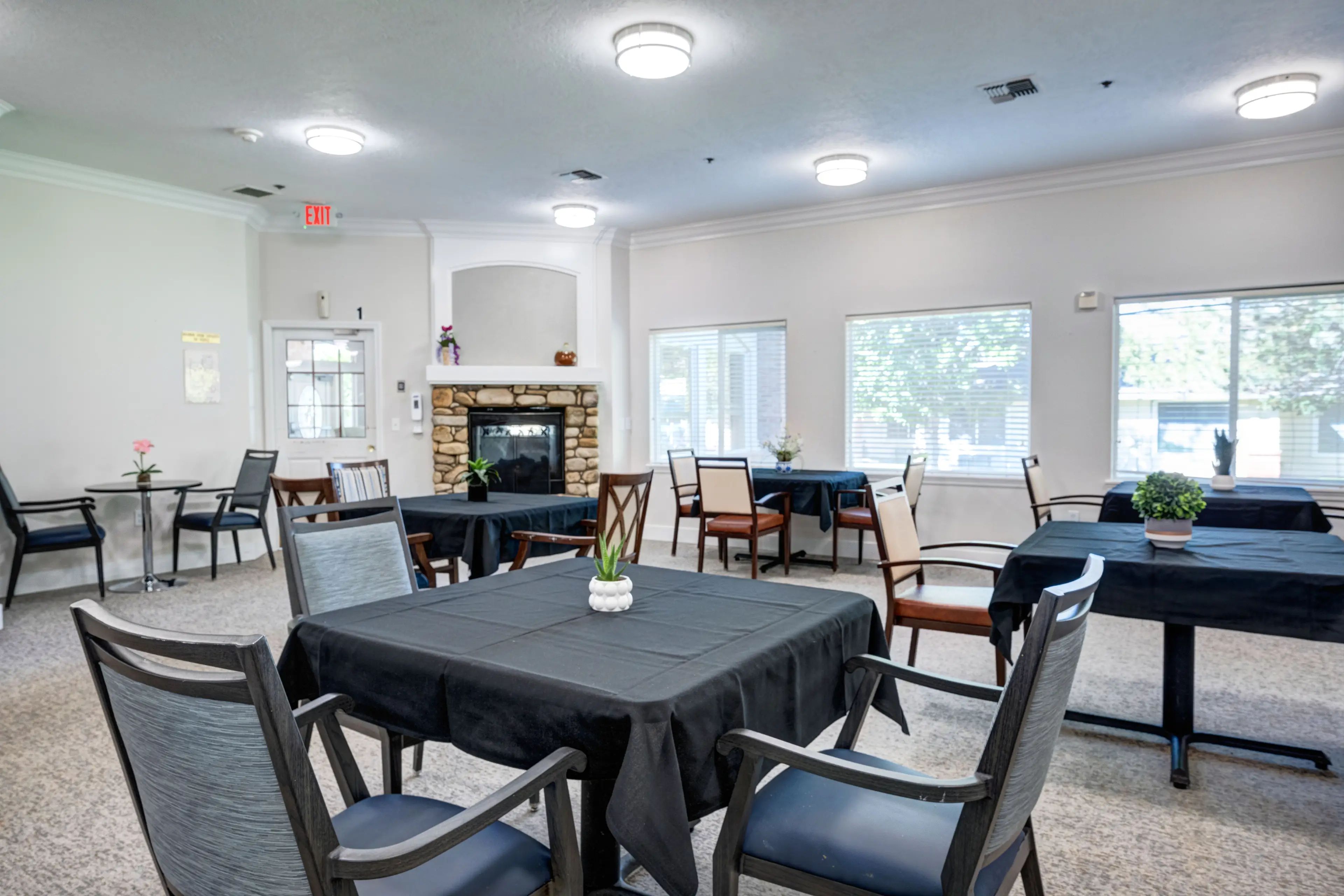 Overland Court Senior Living 4