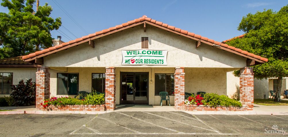 Hillcrest Memory Care Living 2