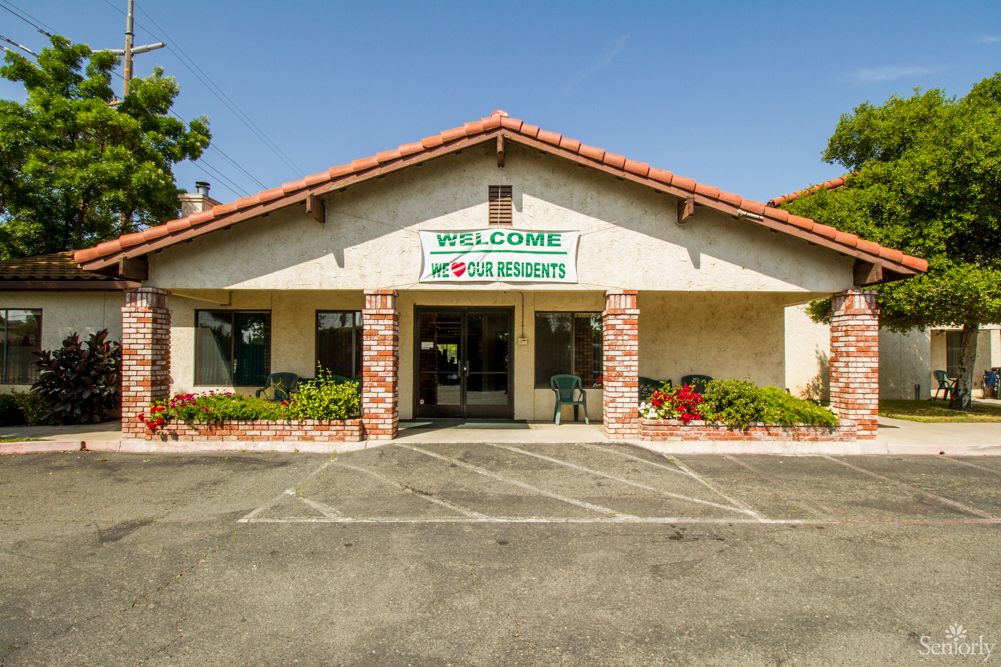 Hillcrest Memory Care Living 2