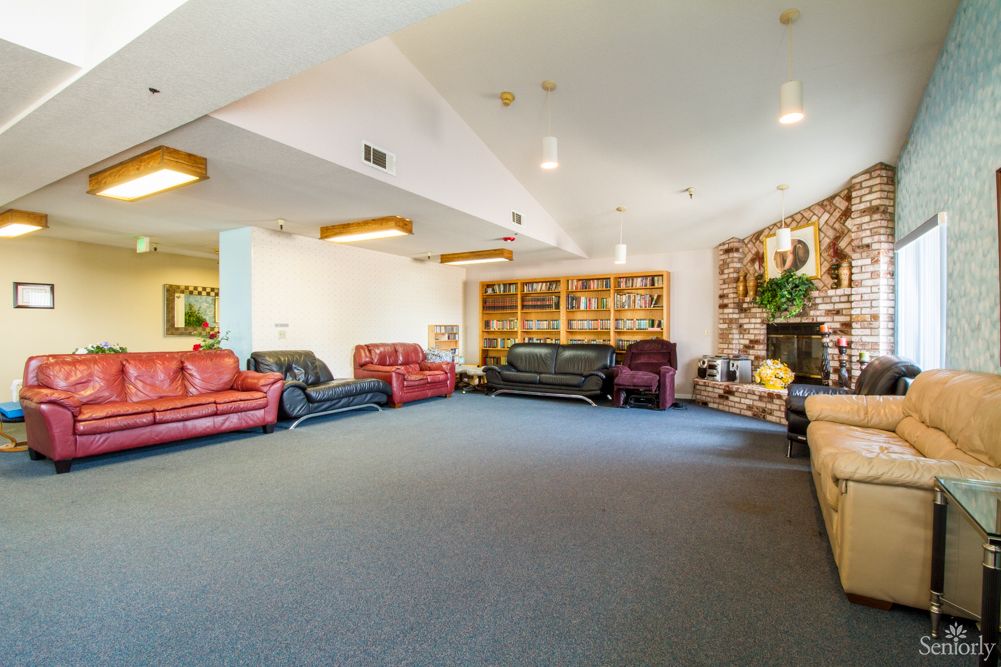 Hillcrest Memory Care Living 3