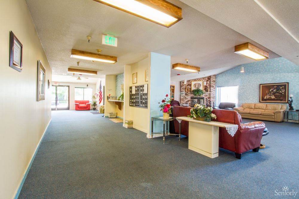 Hillcrest Memory Care Living 2