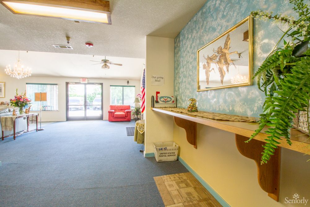 Hillcrest Memory Care Living 2