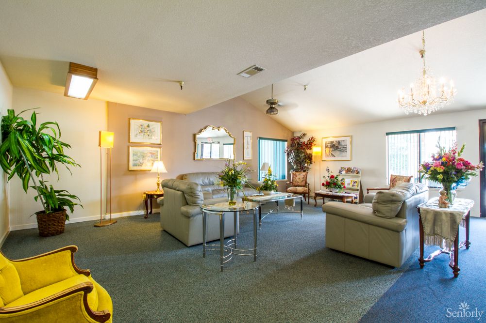 Hillcrest Memory Care Living 4