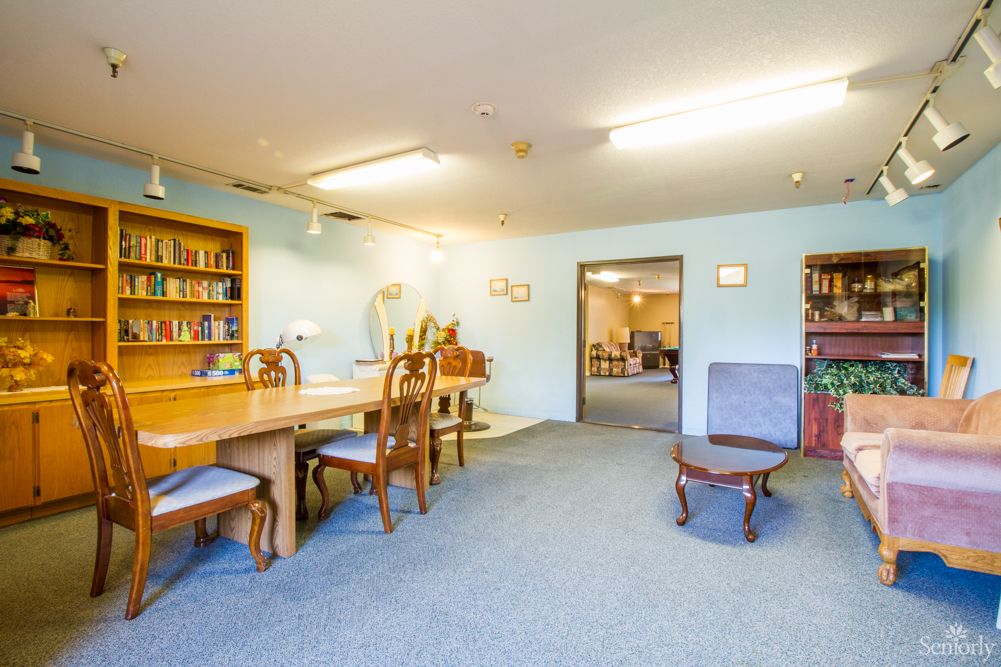 Hillcrest Memory Care Living 3