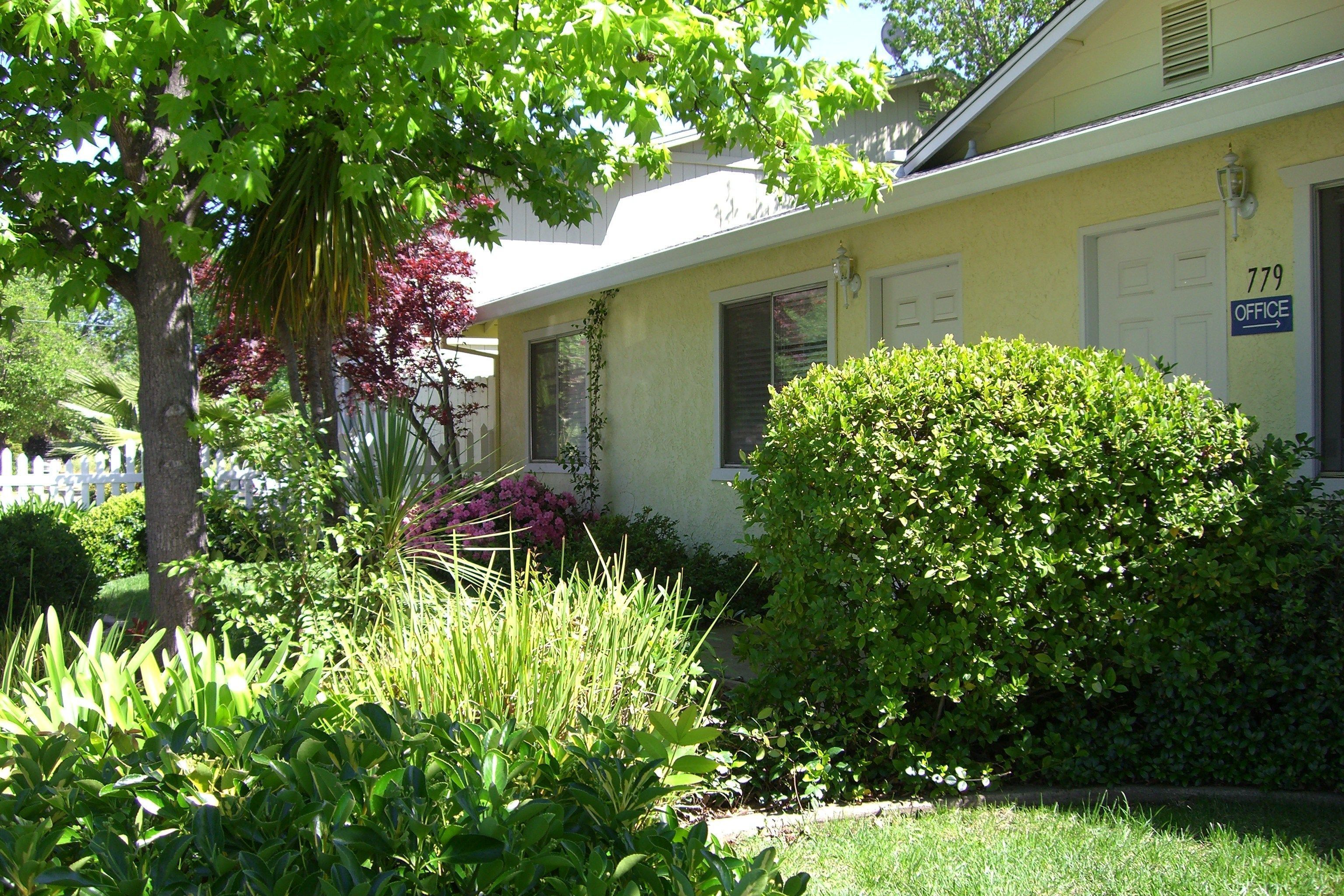 Golden Oaks Senior Living 1