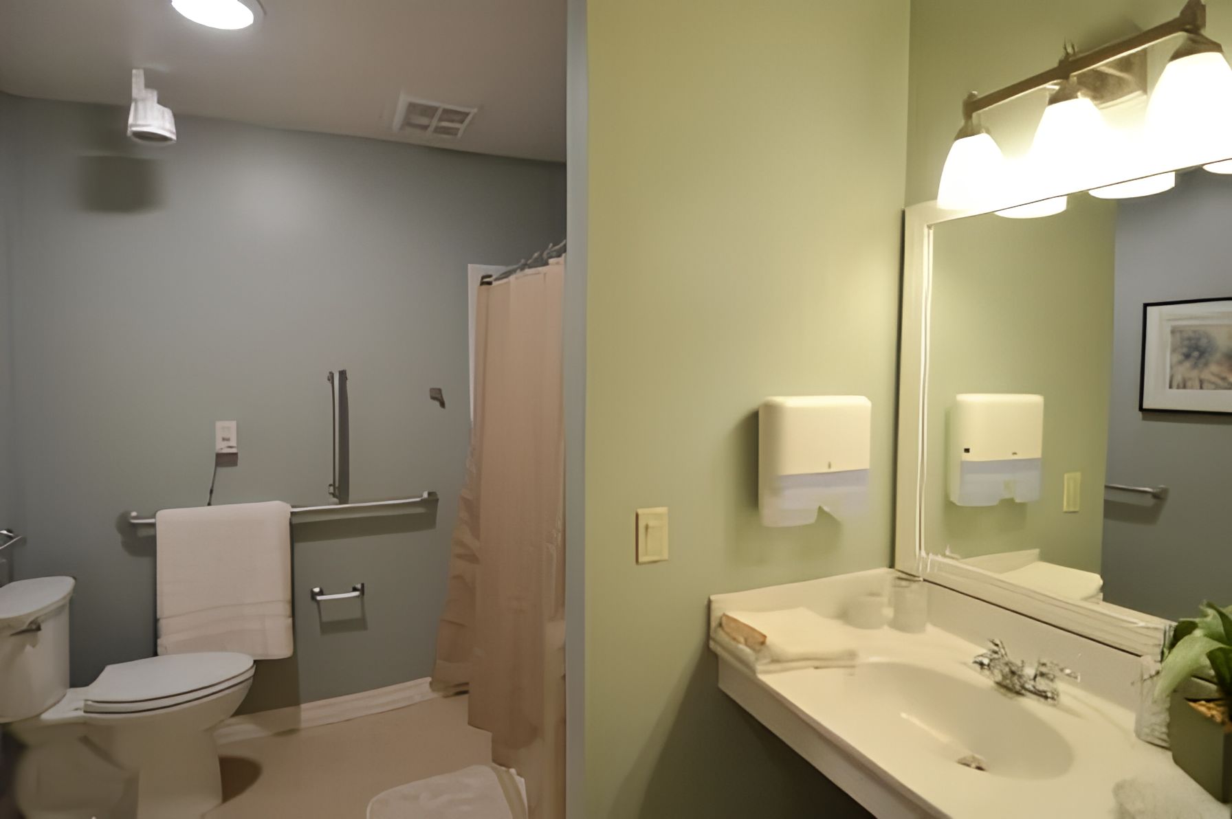 Ganzhorn Suites of Avon 4