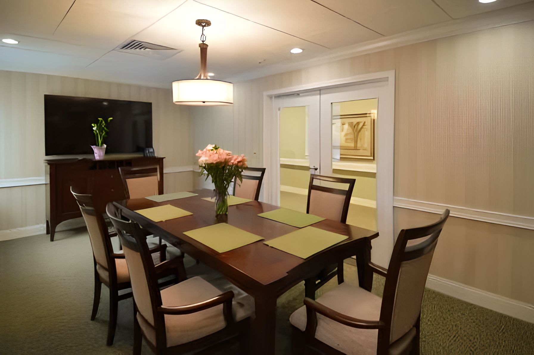Ganzhorn Suites of Avon 2