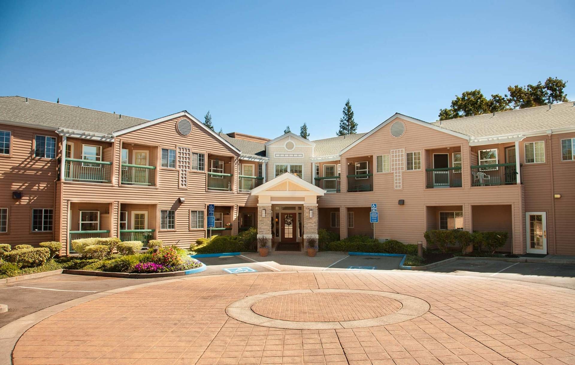 Tiffany Court 4