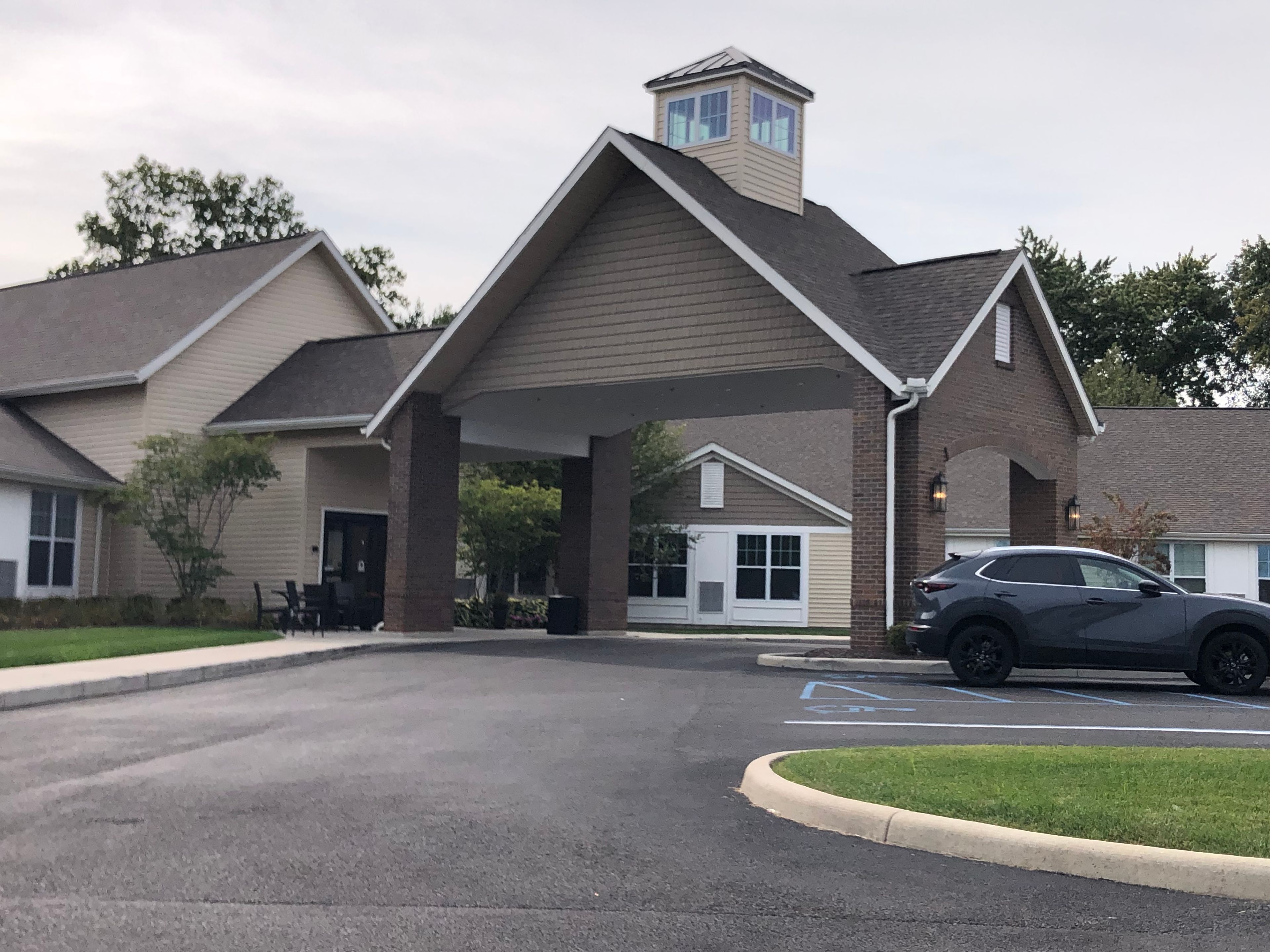 Charter Senior Living of Oak Openings 3