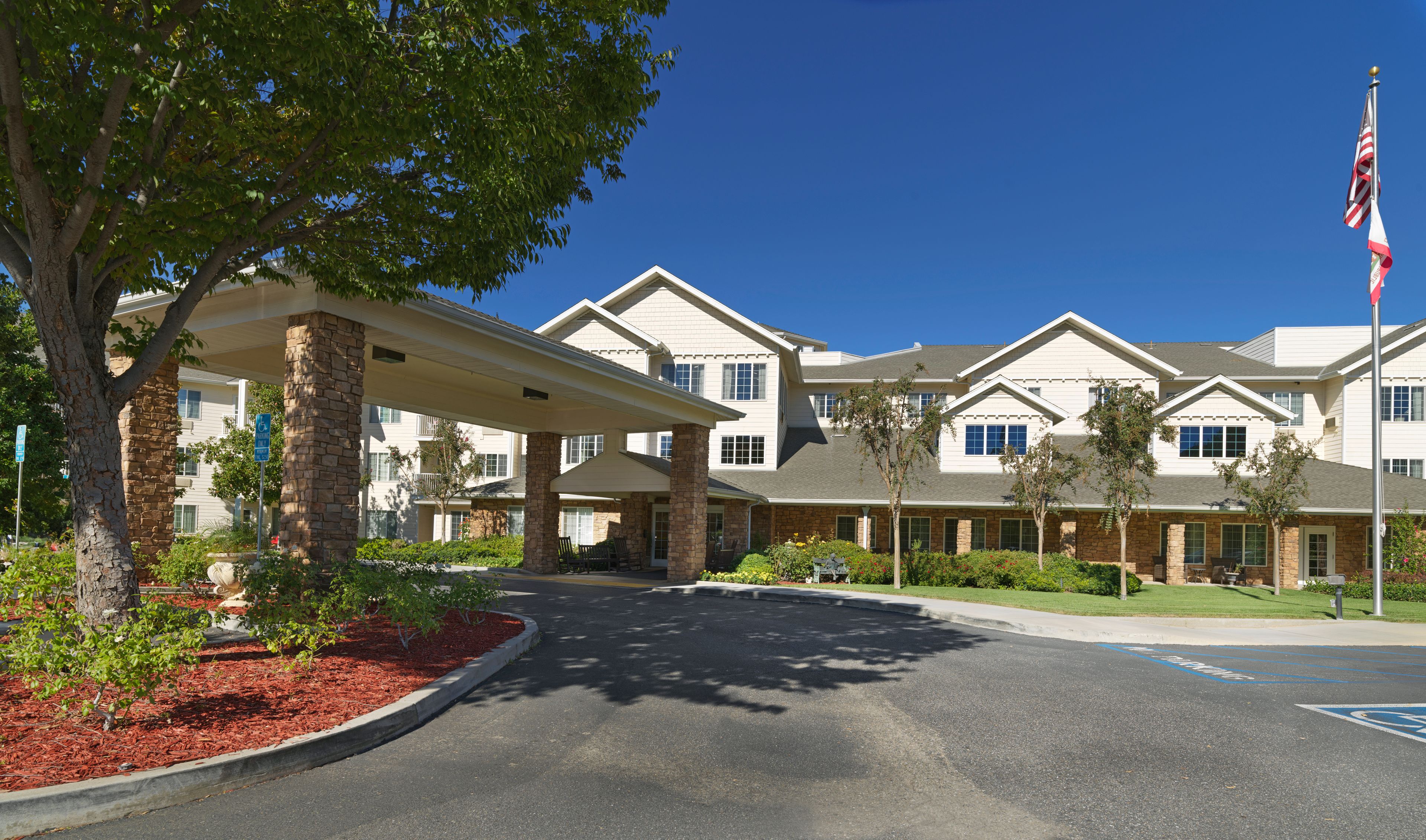 Holiday Golden Oaks 1