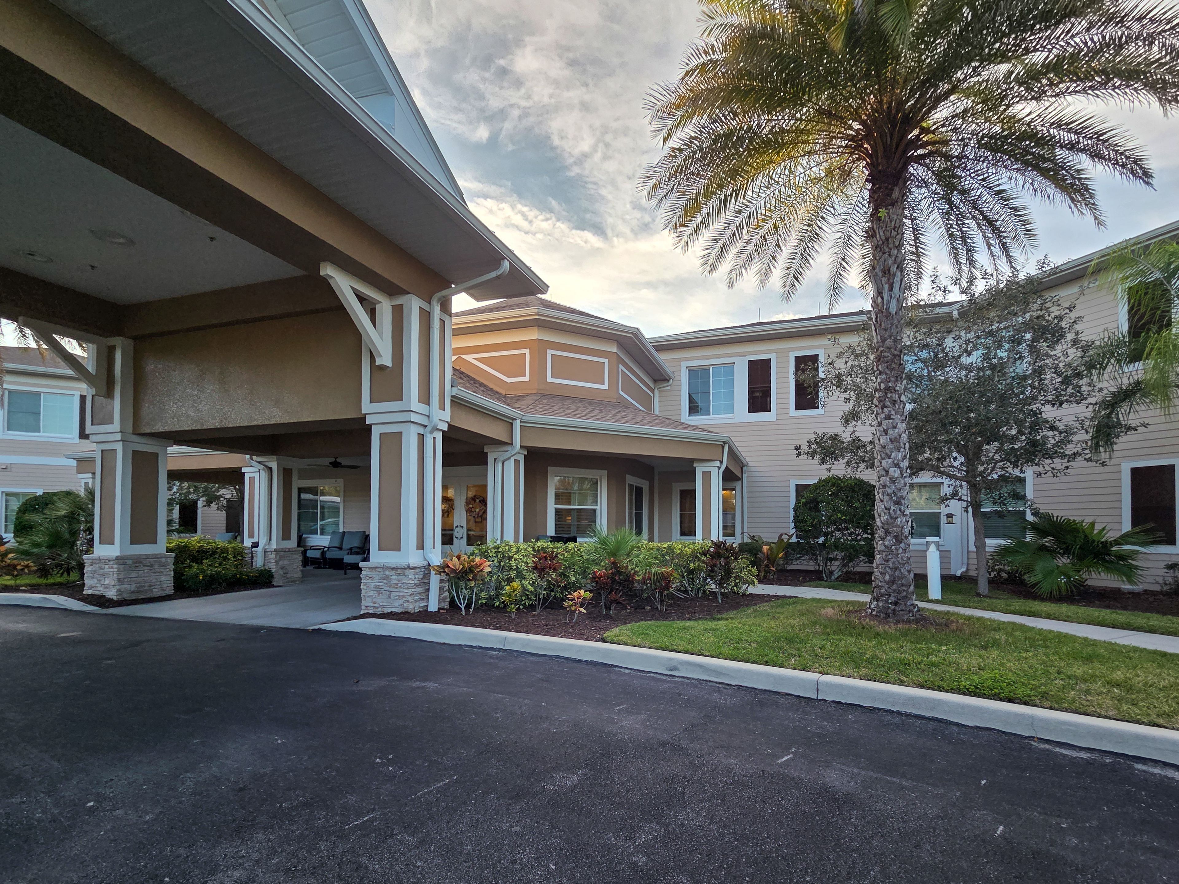 Pelican Landing Assisted Living & Memory Care 4