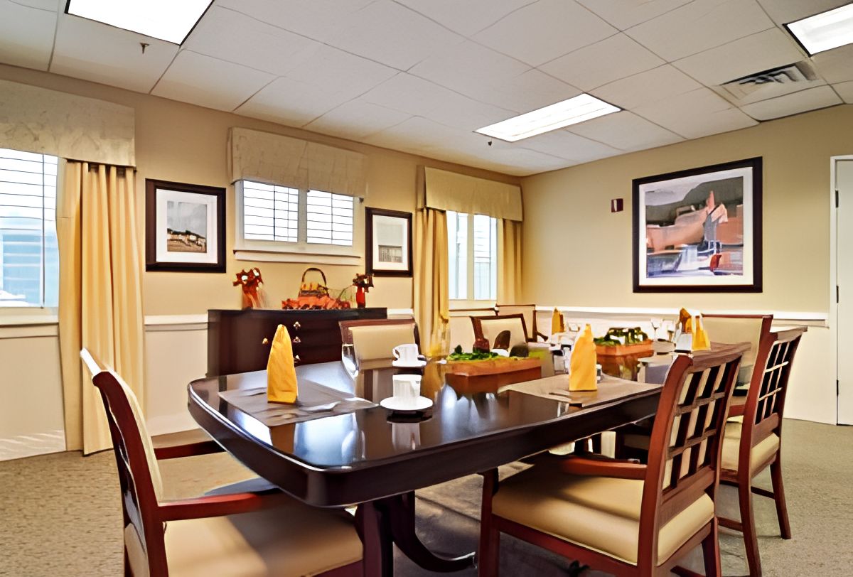 Charter Senior Living of Newport News 4
