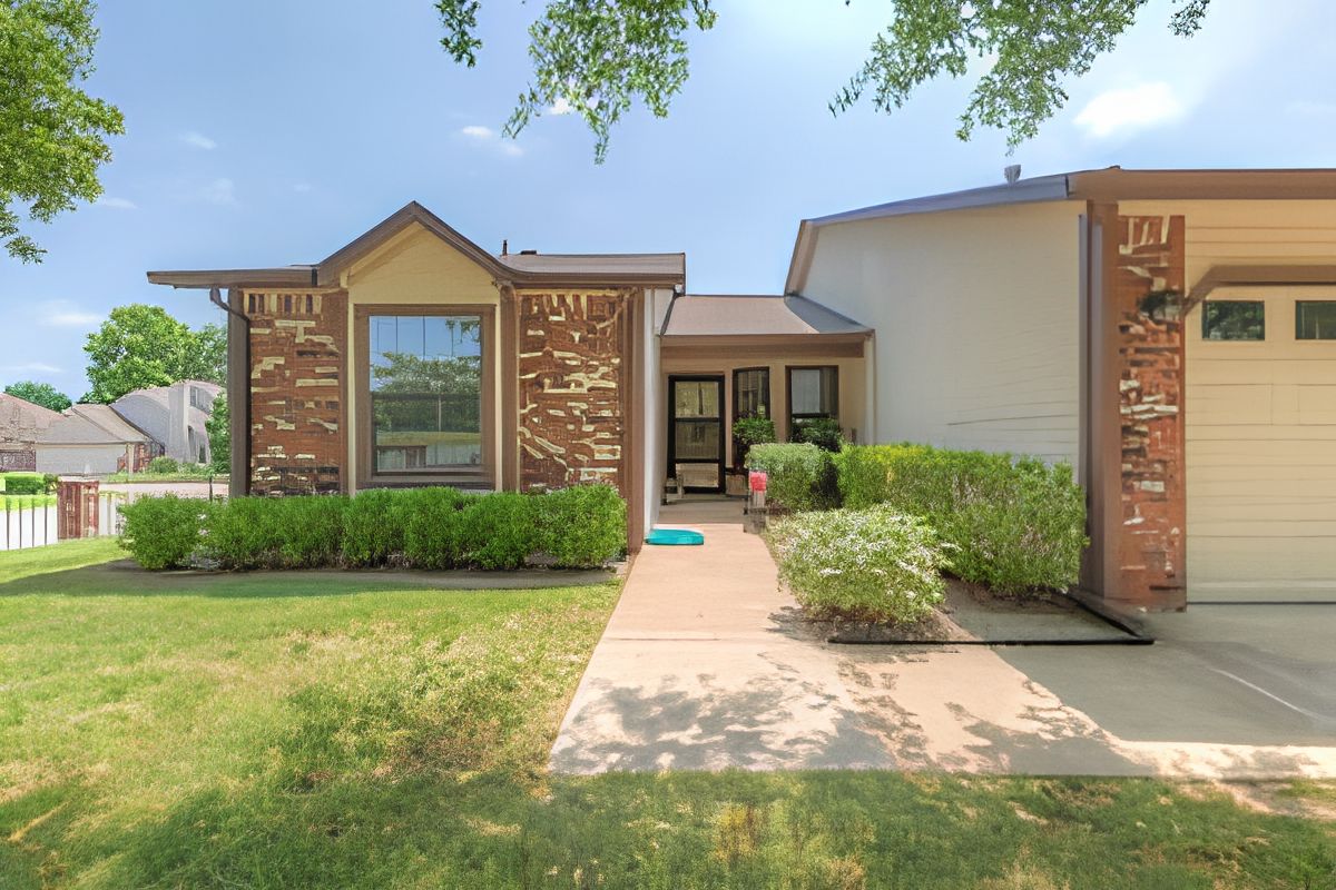 Country Club At Woodland Hills 3