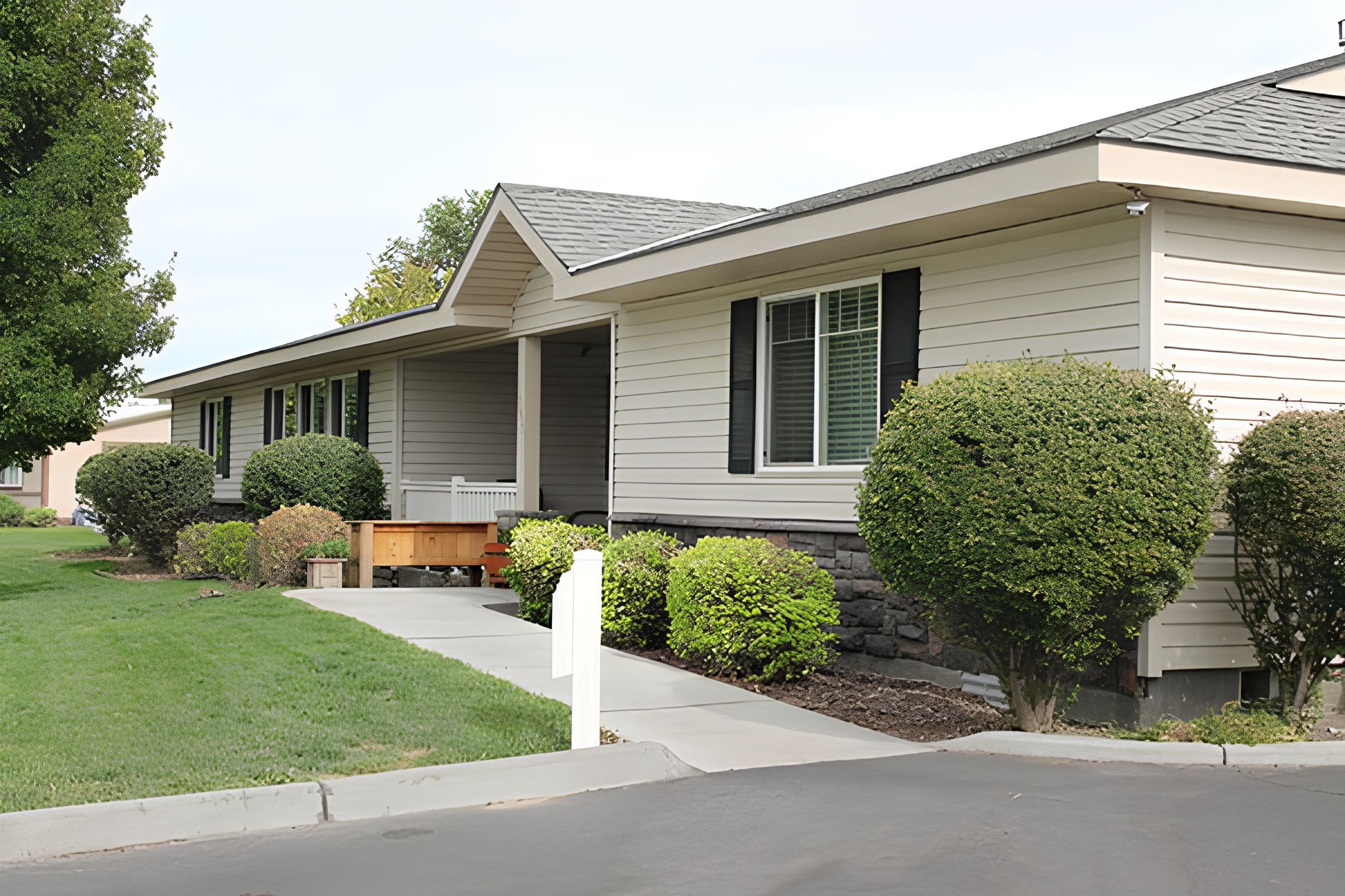 Ashley Manor Sage 2 4