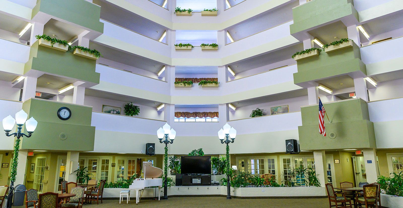 Holiday Atrium At Gainesville 1