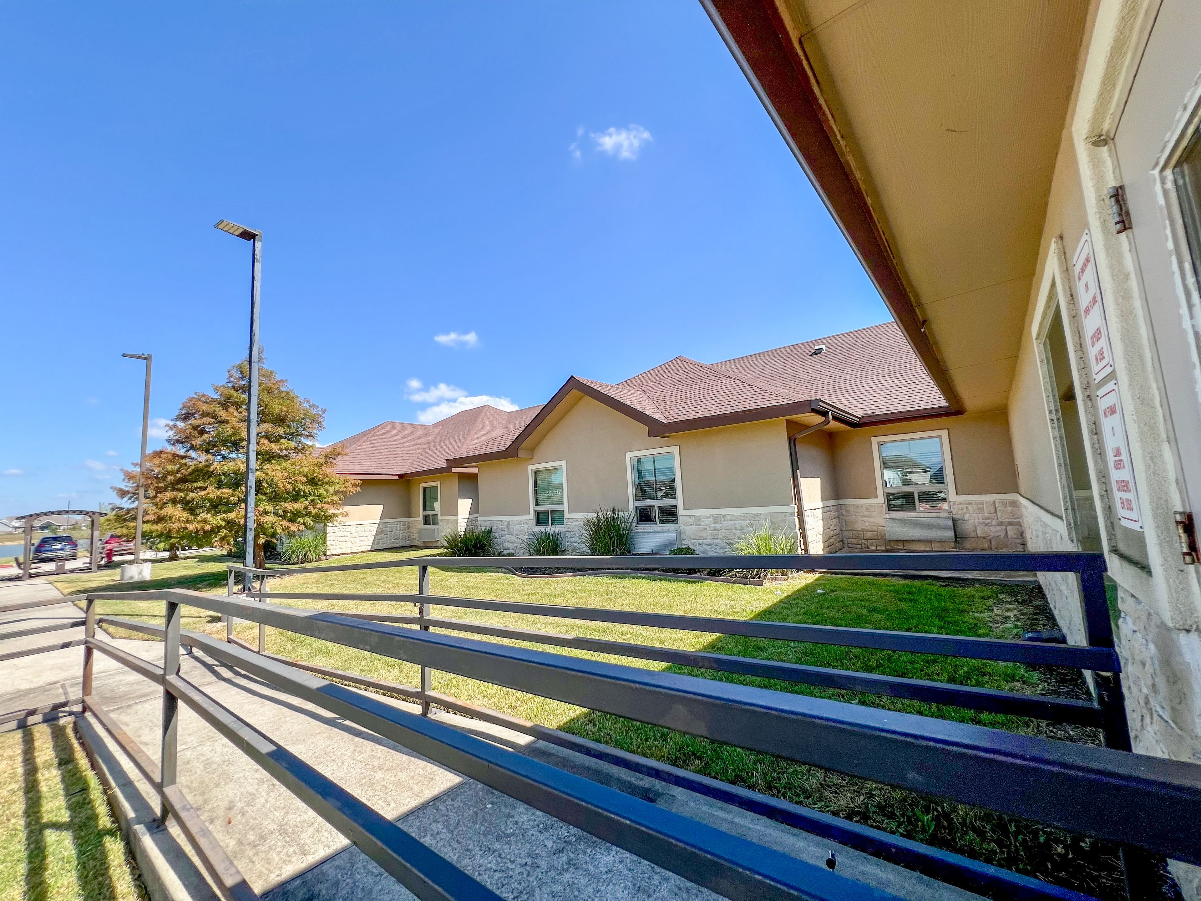 Mont Belvieu Rehabilitation & Healthcare Center 4