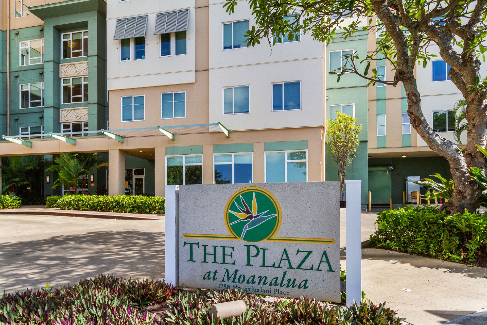 The Plaza At Moanalua 2