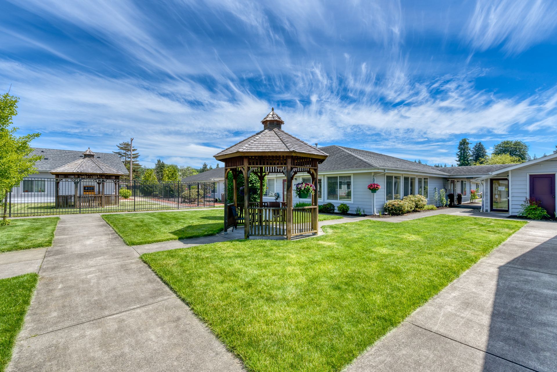 Beehive Retirement And Assisted Living Community 4