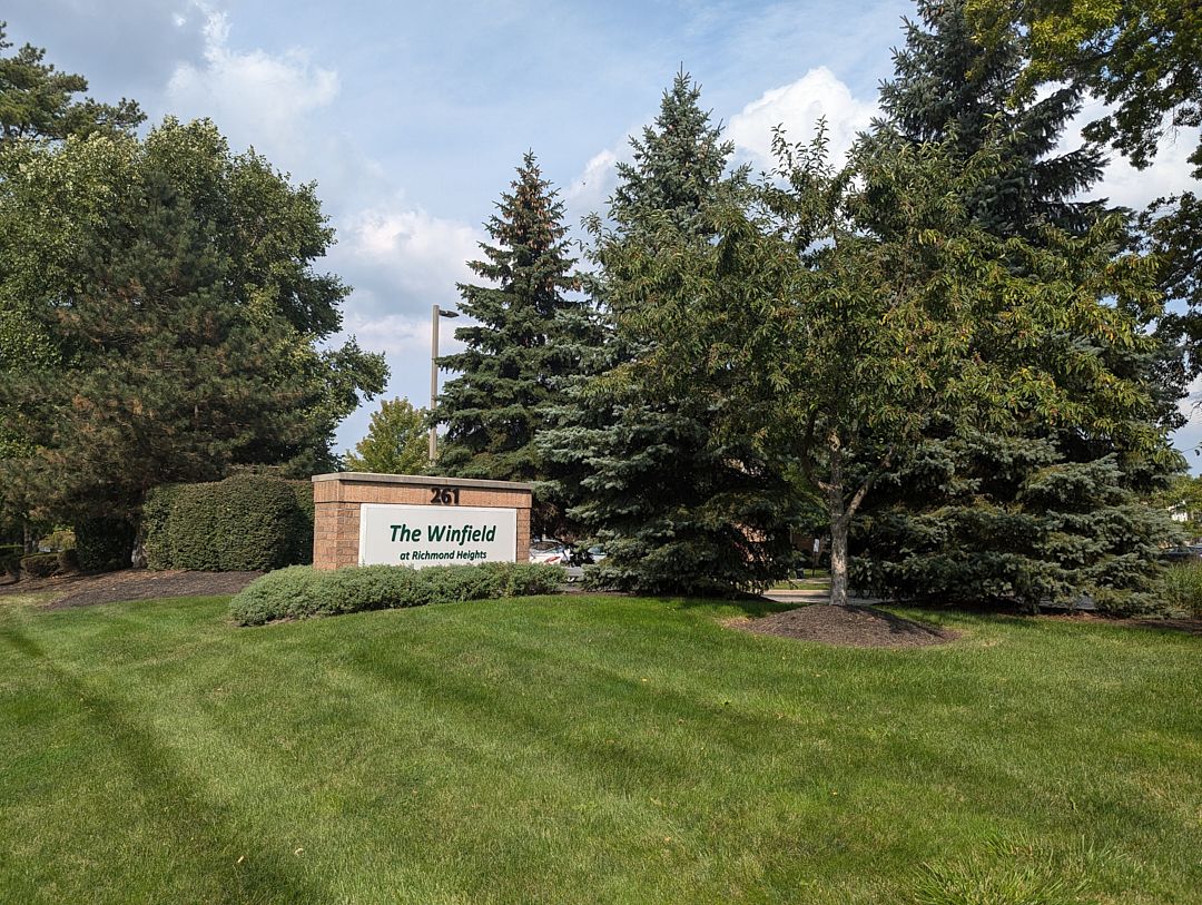 The Winfield at Richmond Heights 4