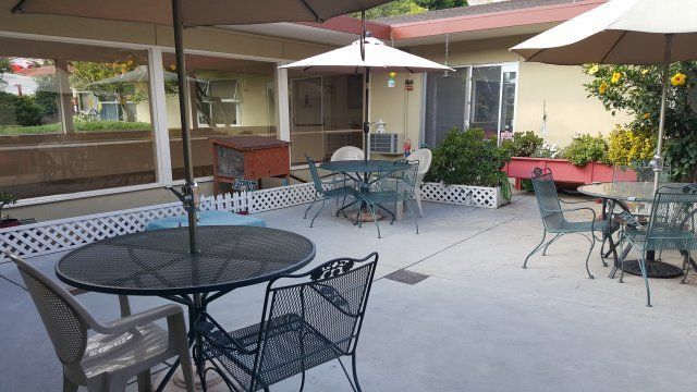 Carlmont Gardens Nursing Center 4