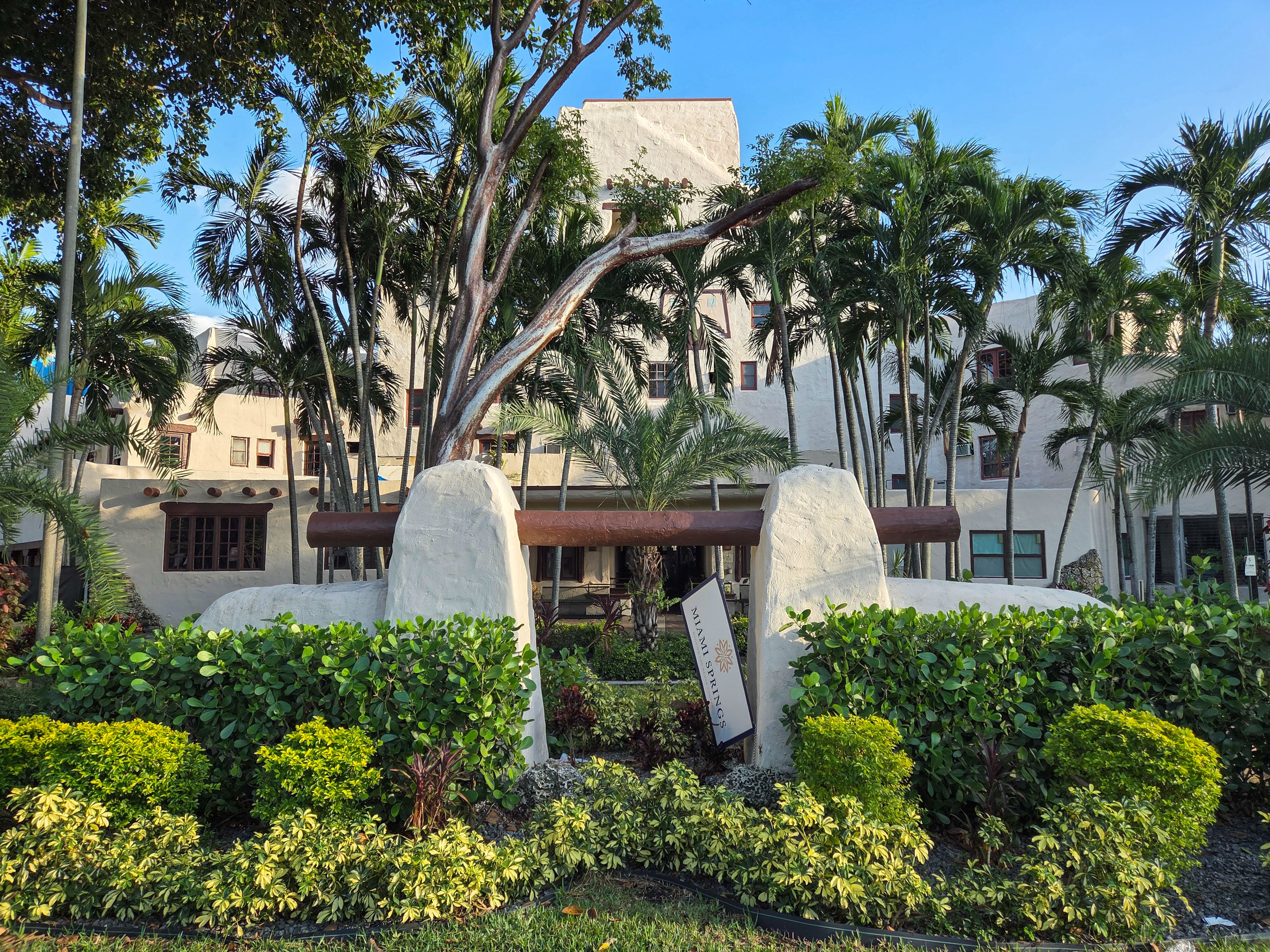 Miami Springs Nursing and Rehabilitation Center 4