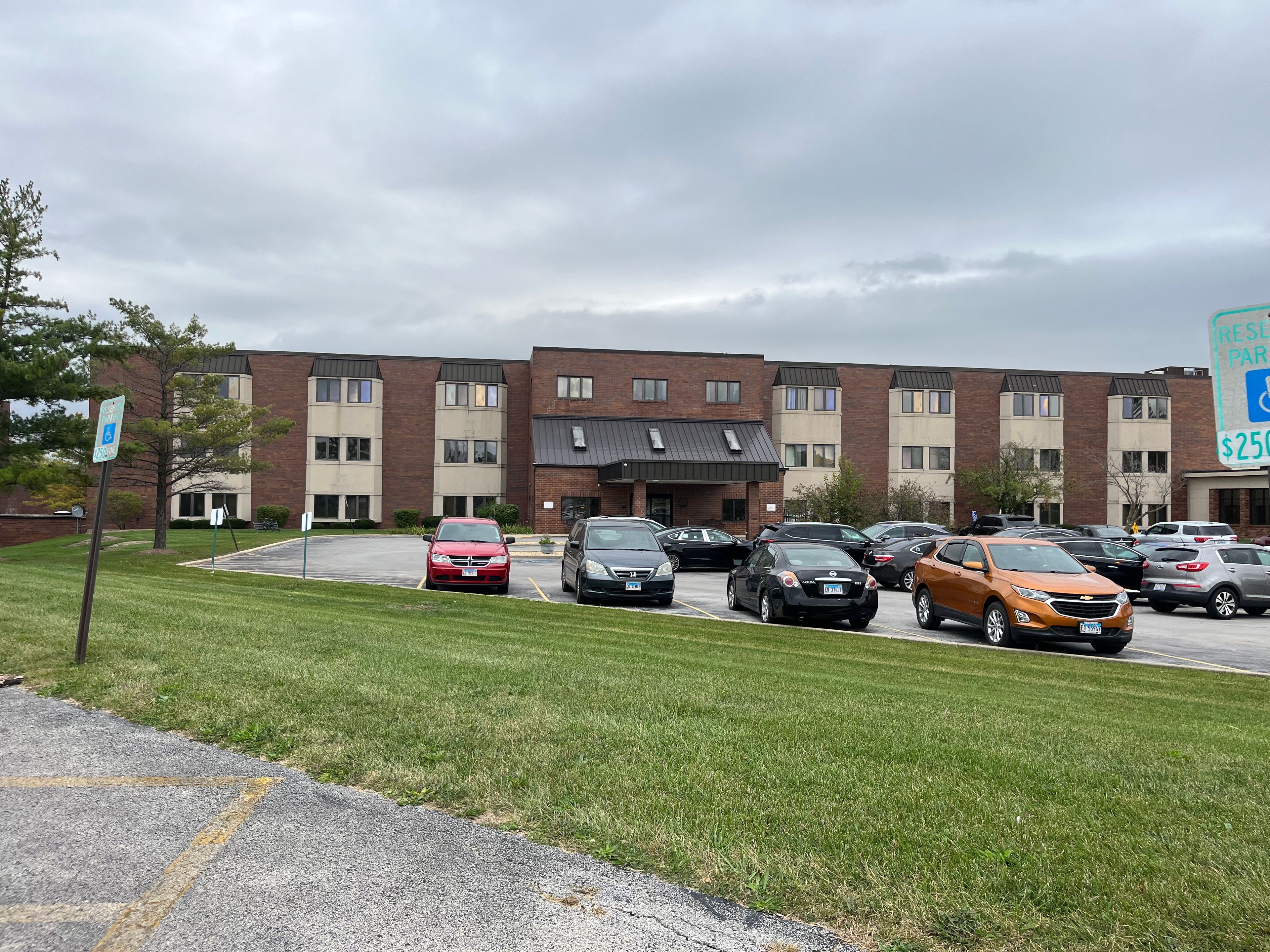 Prairie Manor Nursing & Rehab Center 3