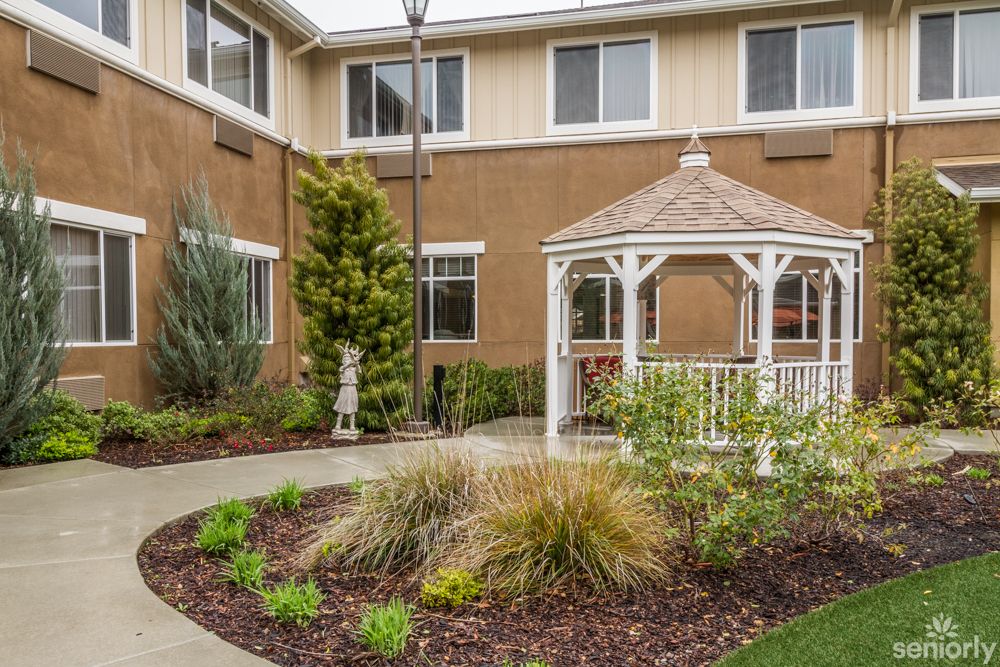 Carlton Senior Living Elk Grove 4