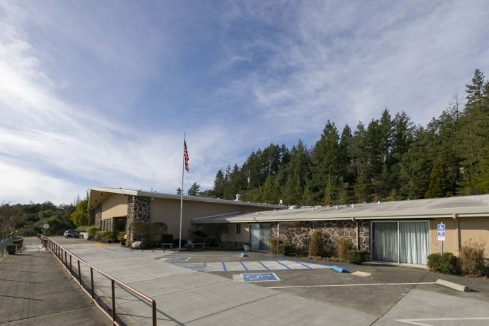 Cloverdale Healthcare Center 4