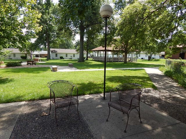 The Grove Health & Rehab Center 4