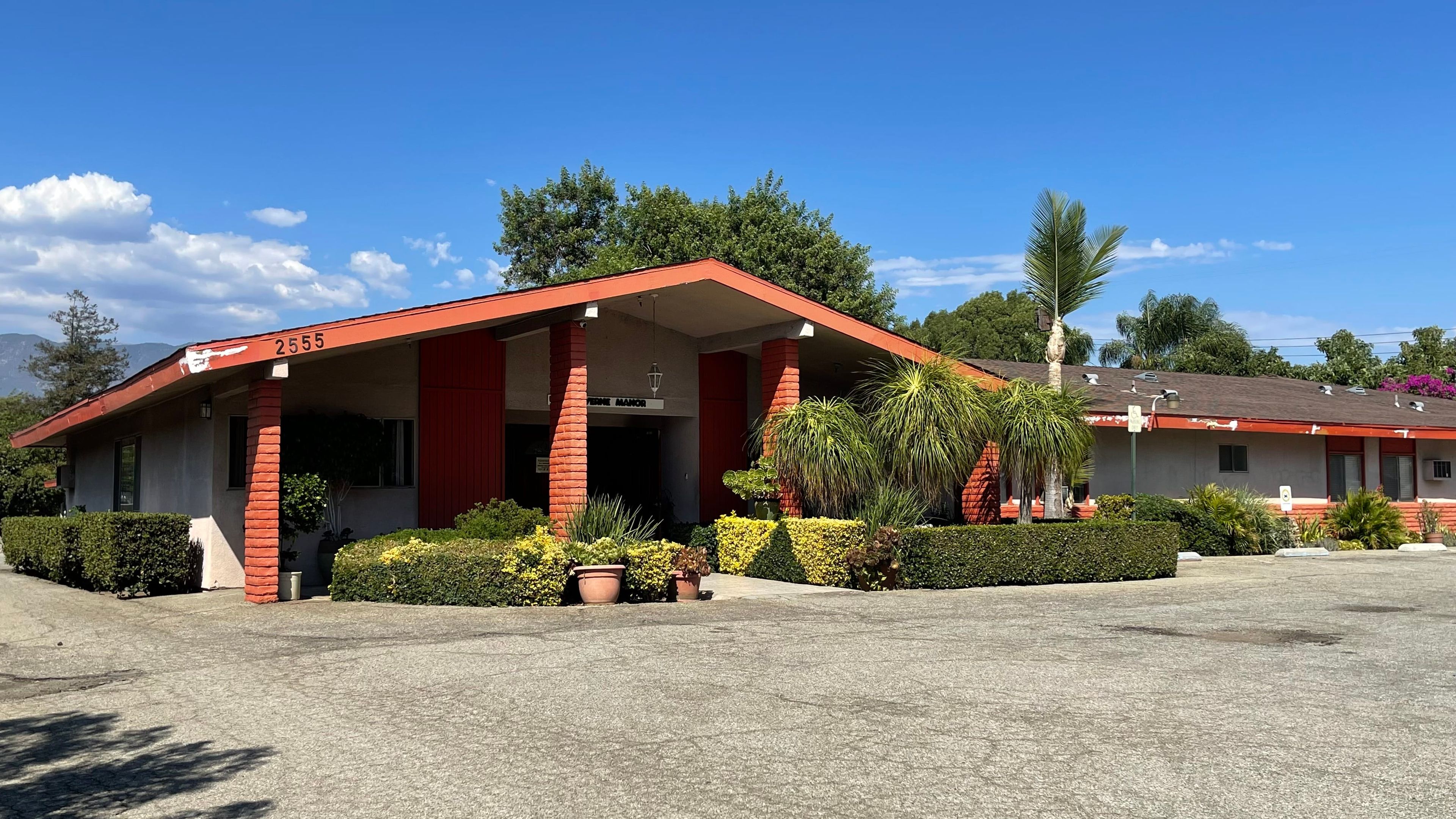 La Verne Manor 3