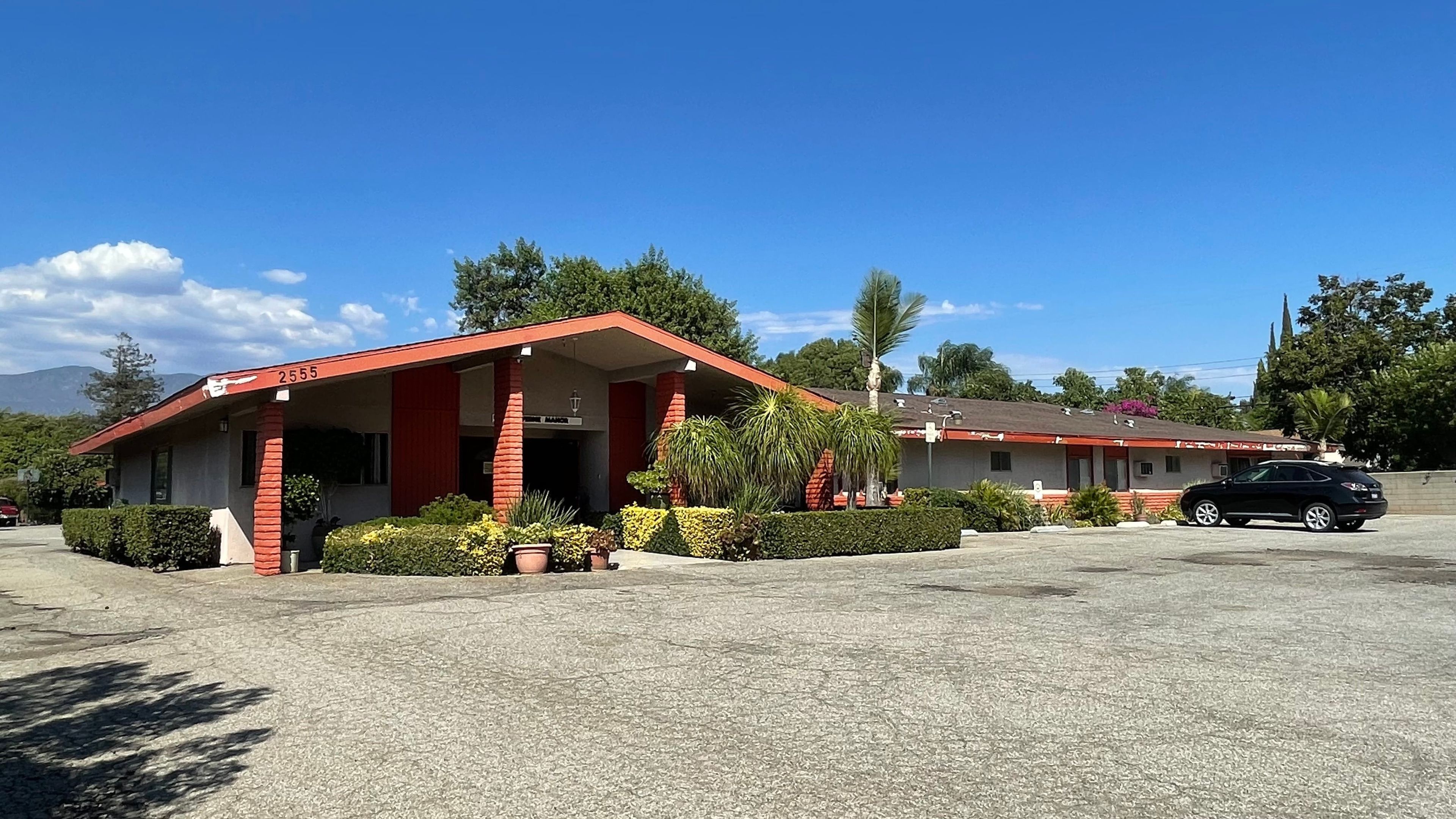 La Verne Manor 4