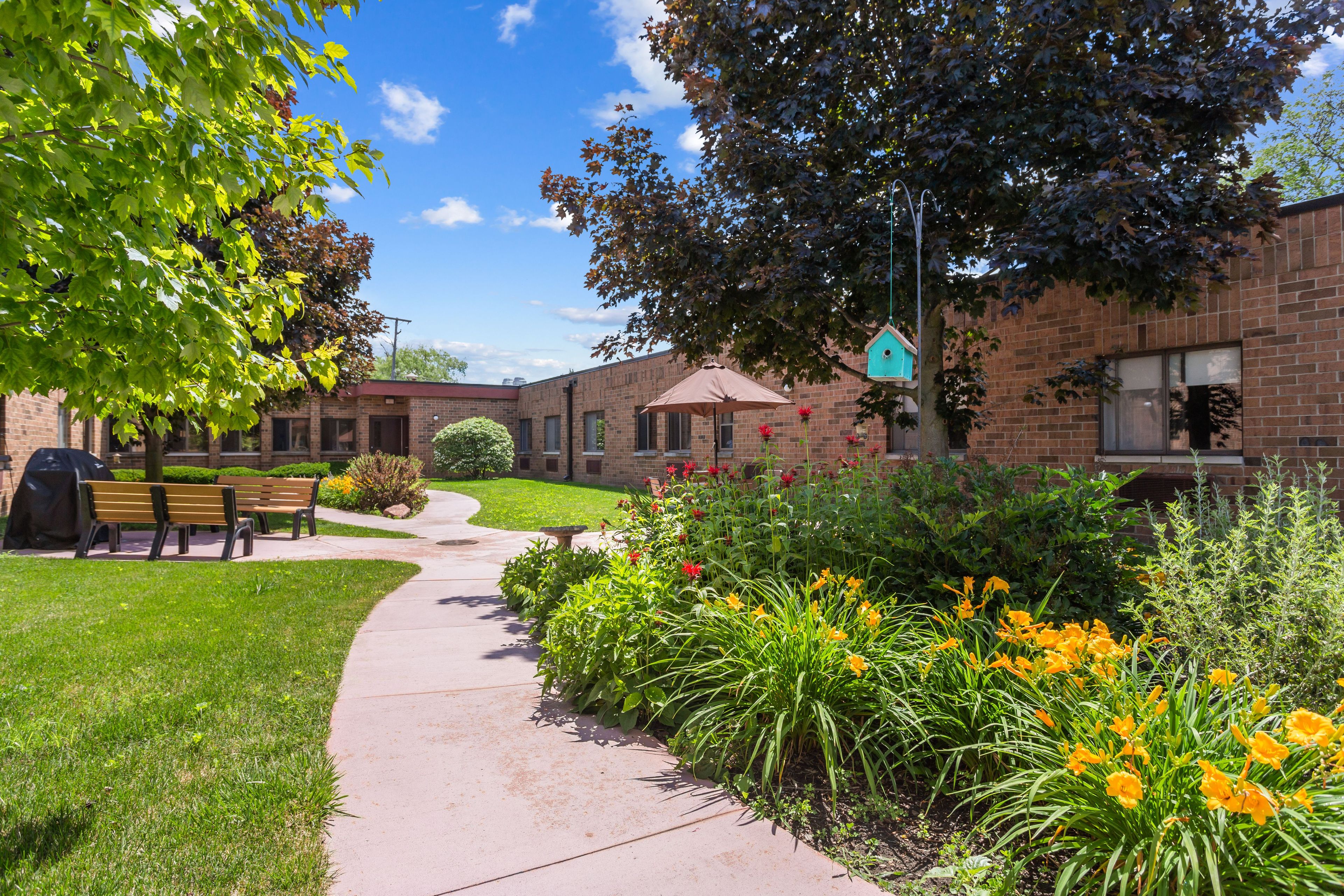 Farmington Hills Inn 1