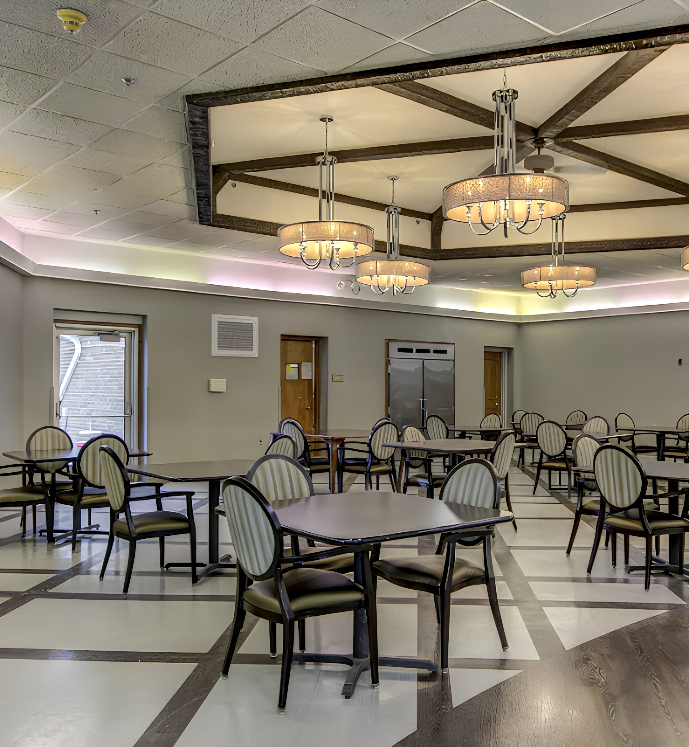Allure of Galesburg 4