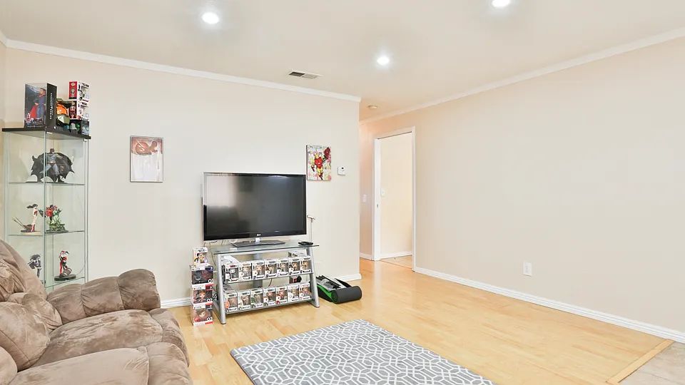 Paradise for the Elderly #2 4