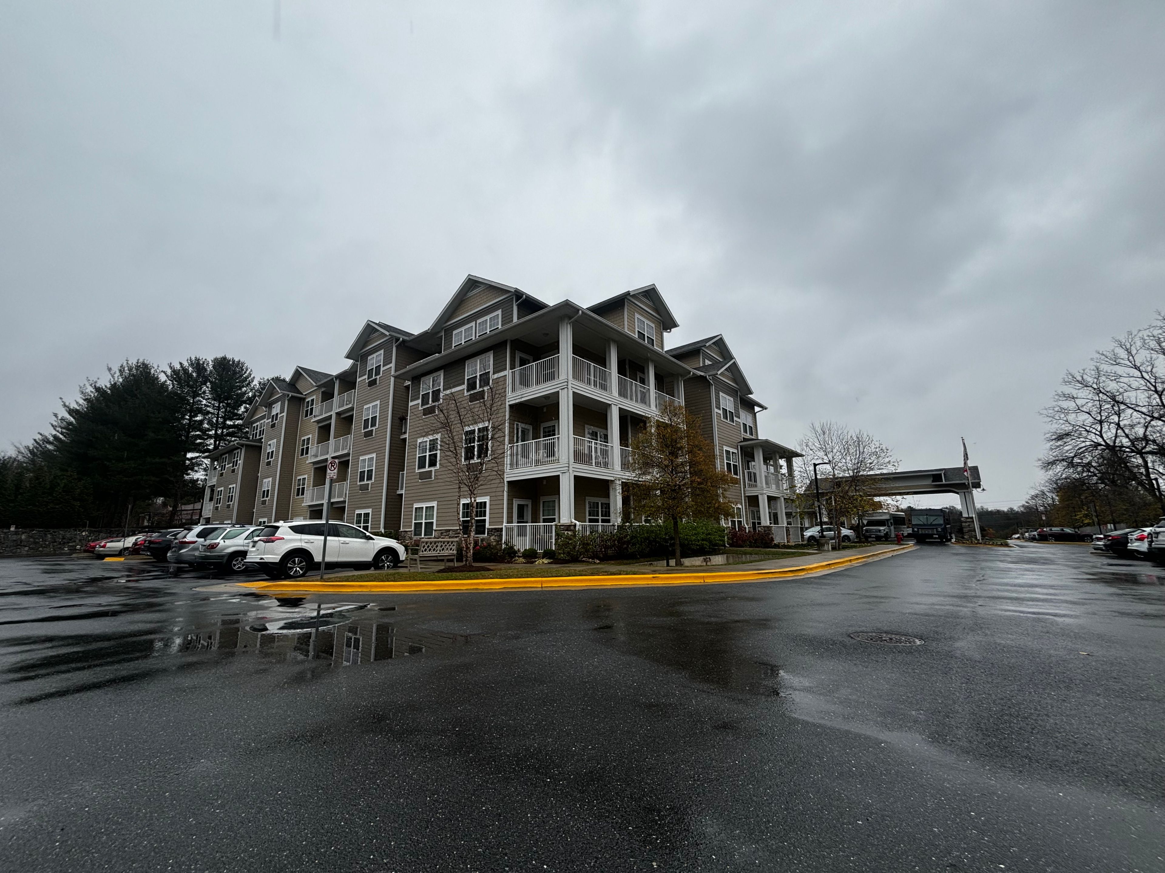 Wilshire Estates Gracious Retirement Living 4