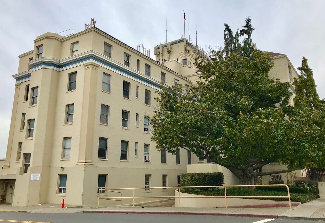 Alameda Hospital 4