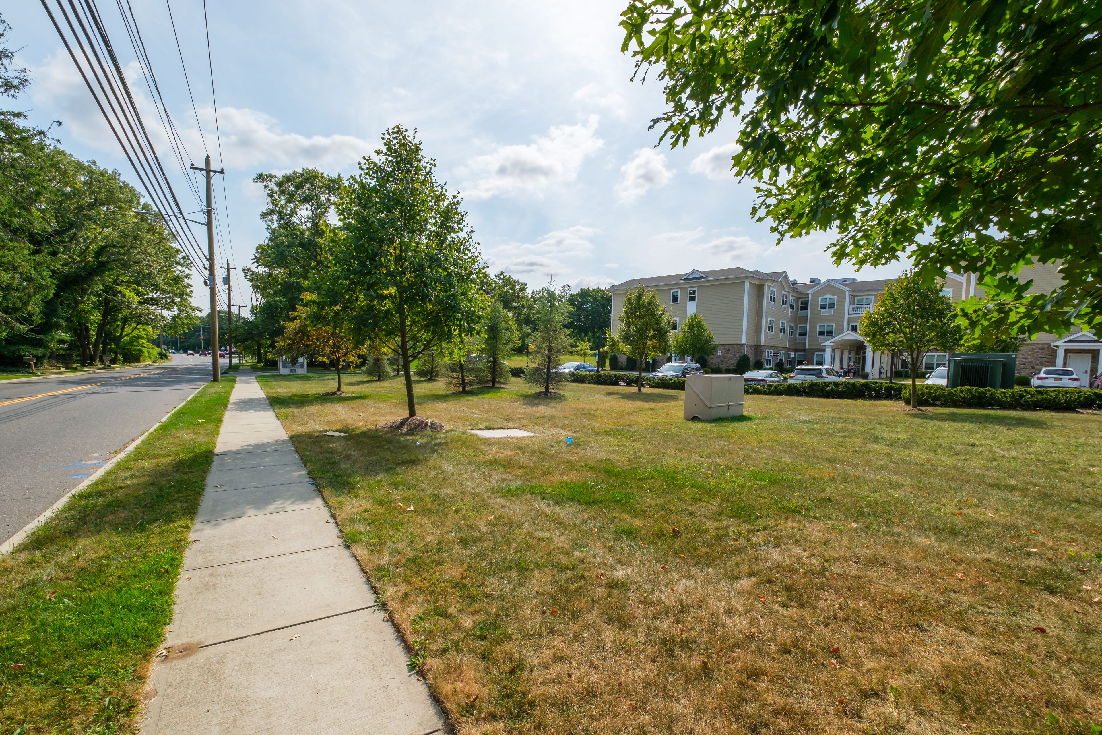 Amber Court Of Smithtown 4