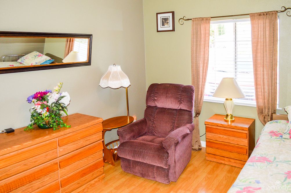 The Elderly Inn Iii 4